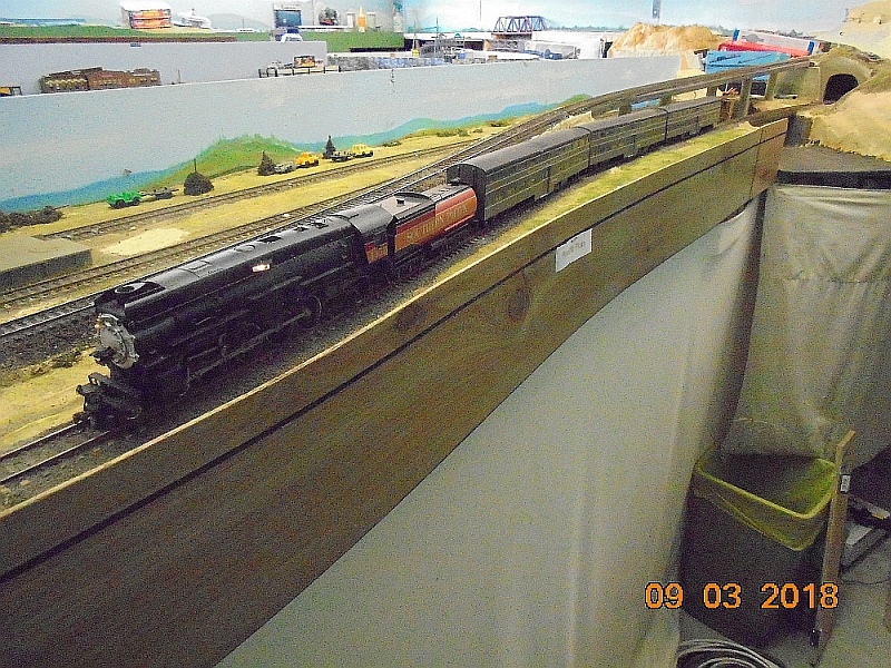 4352